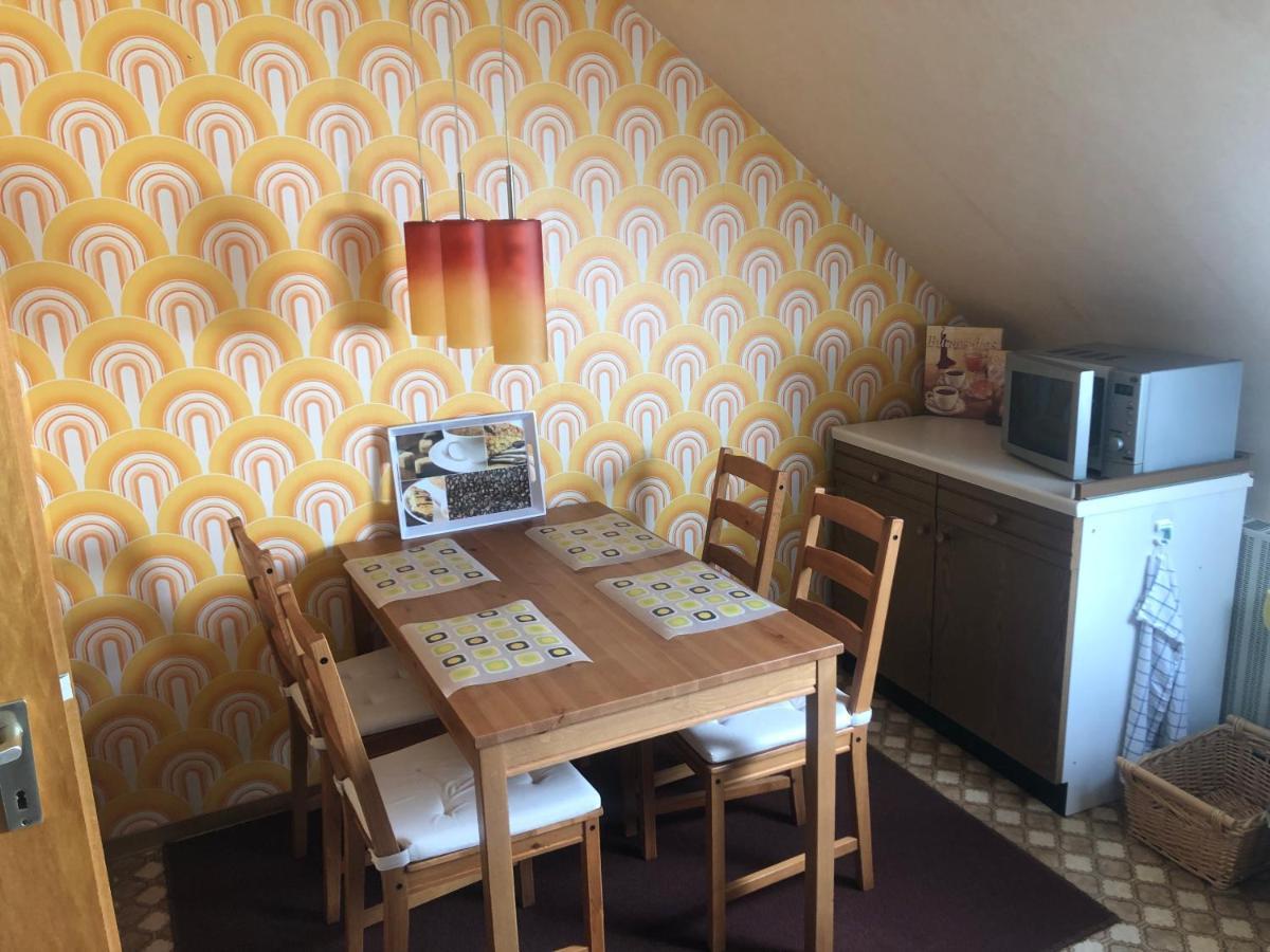 Ironico Homestay 4 Schlafzimmer Ferienwohnung 100 M2 Nahe Bostalsee Eisen  Esterno foto